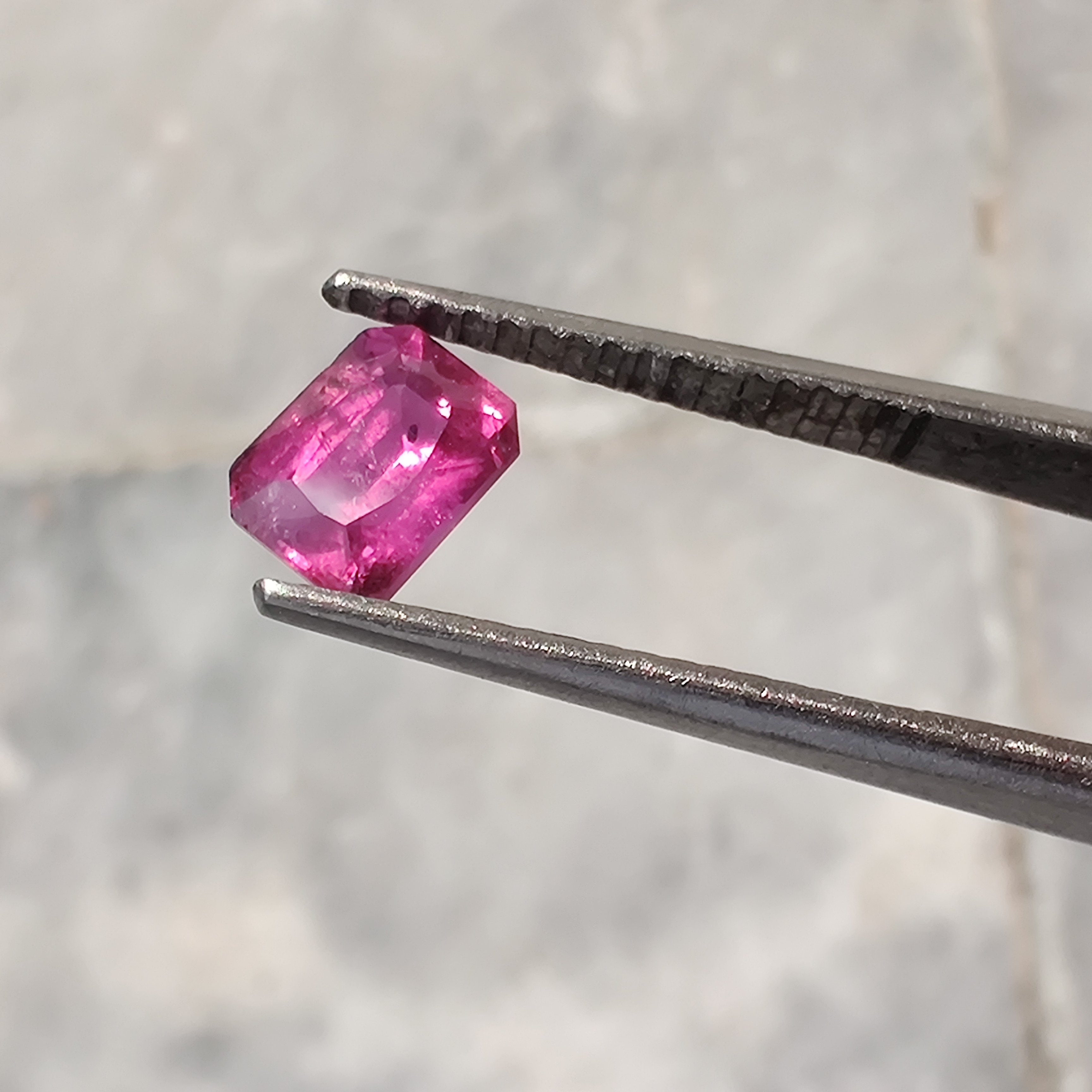 Natural Kashmir Pink Sapphire 1.10 ct view 1