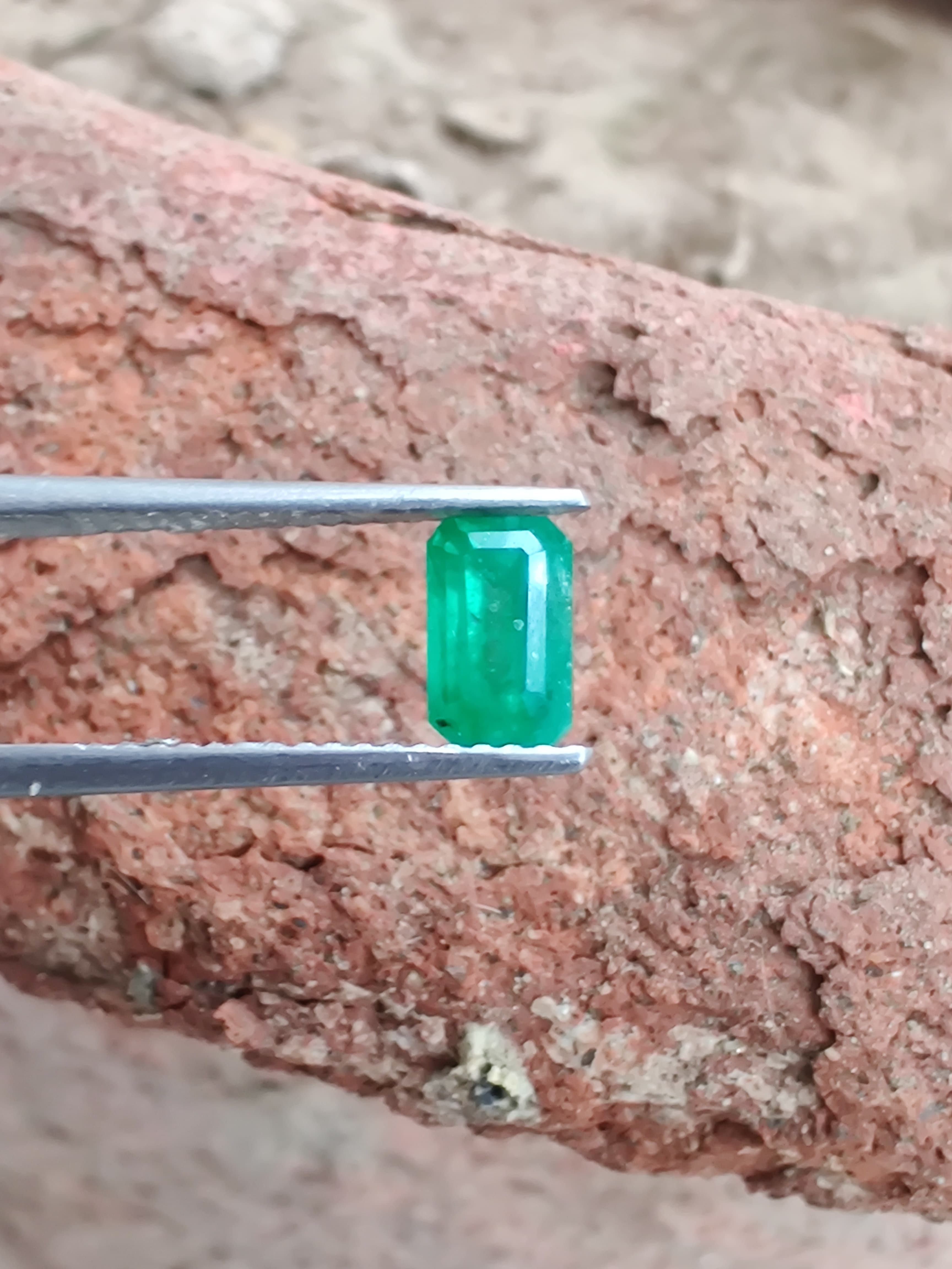 Natural Swat Emerald 1.00 ct