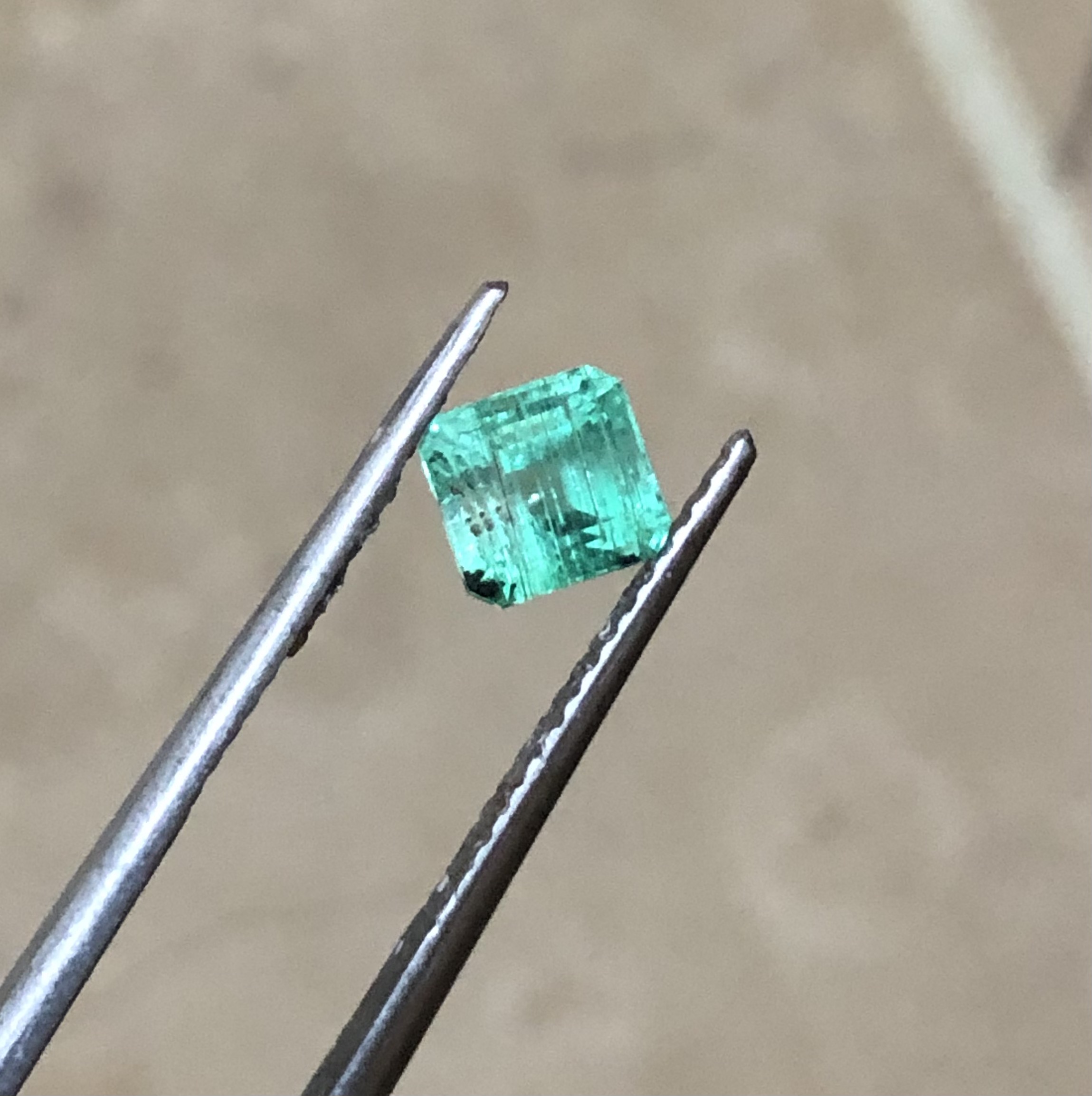 Natural Panjsher Emerald — Square Cut 0.90 ct view 1