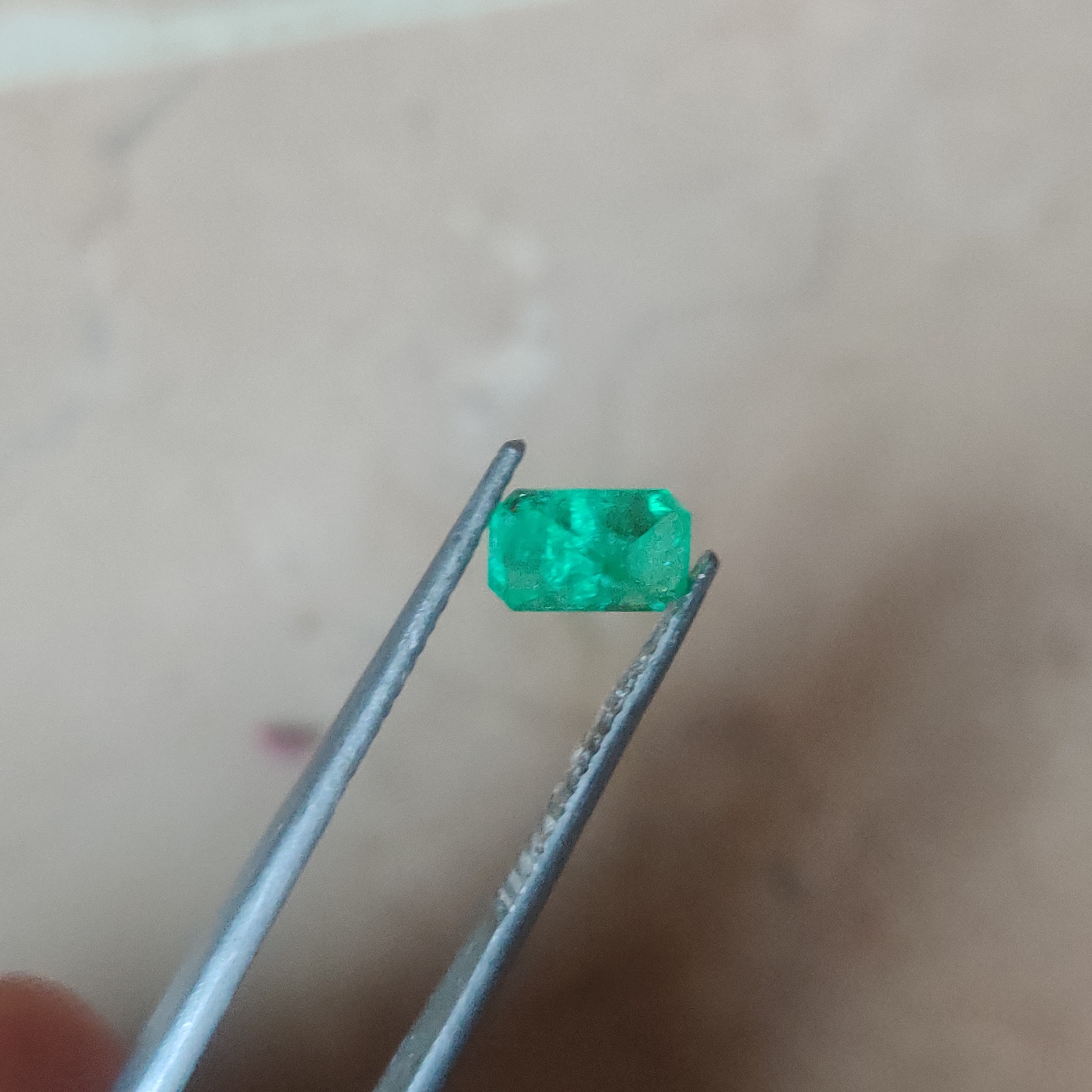 Natural Panjsher Emerald — Rectangular Cut 1.10 ct view 3