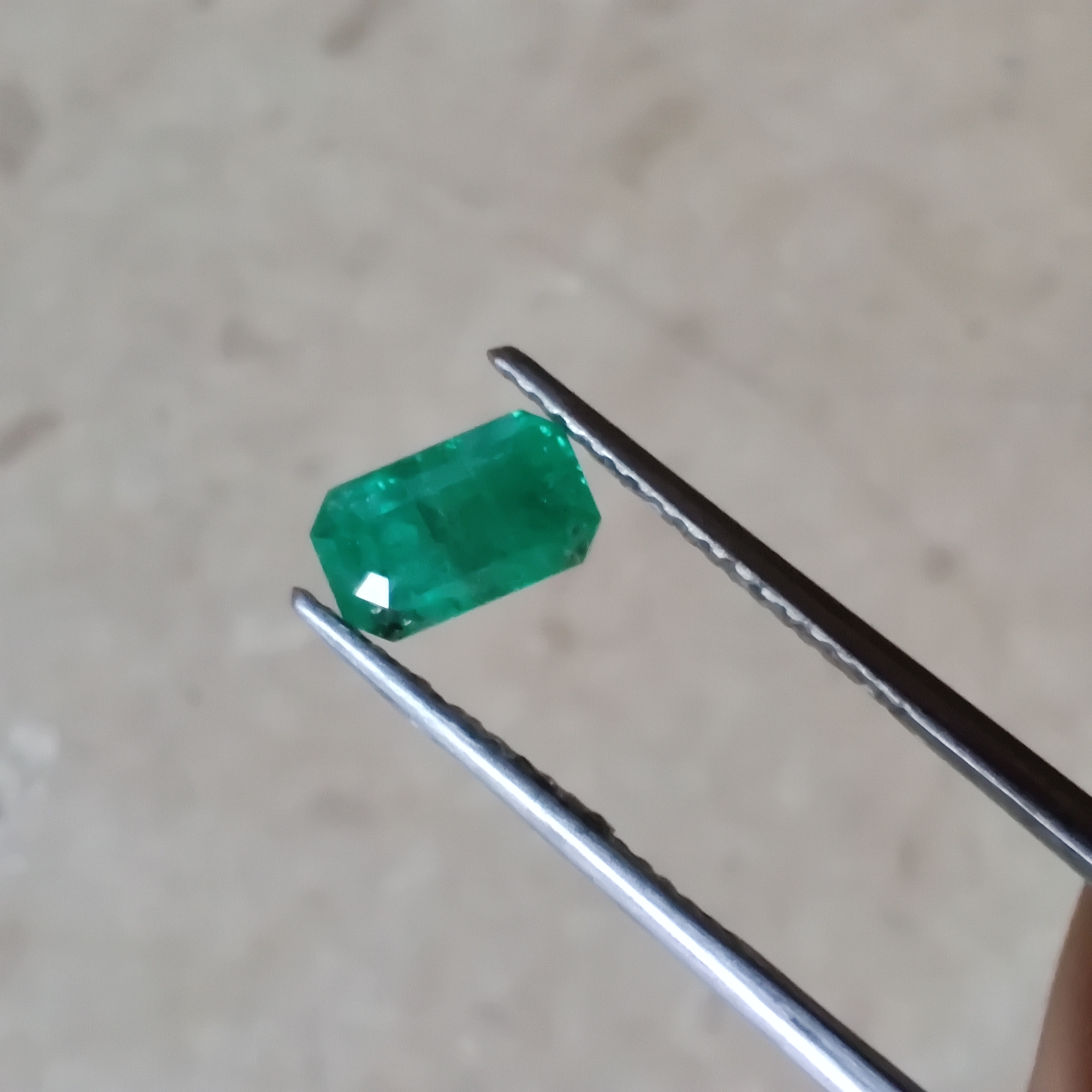 Natural Panjsher Emerald — Rectangular Cut 1.10 ct view 4