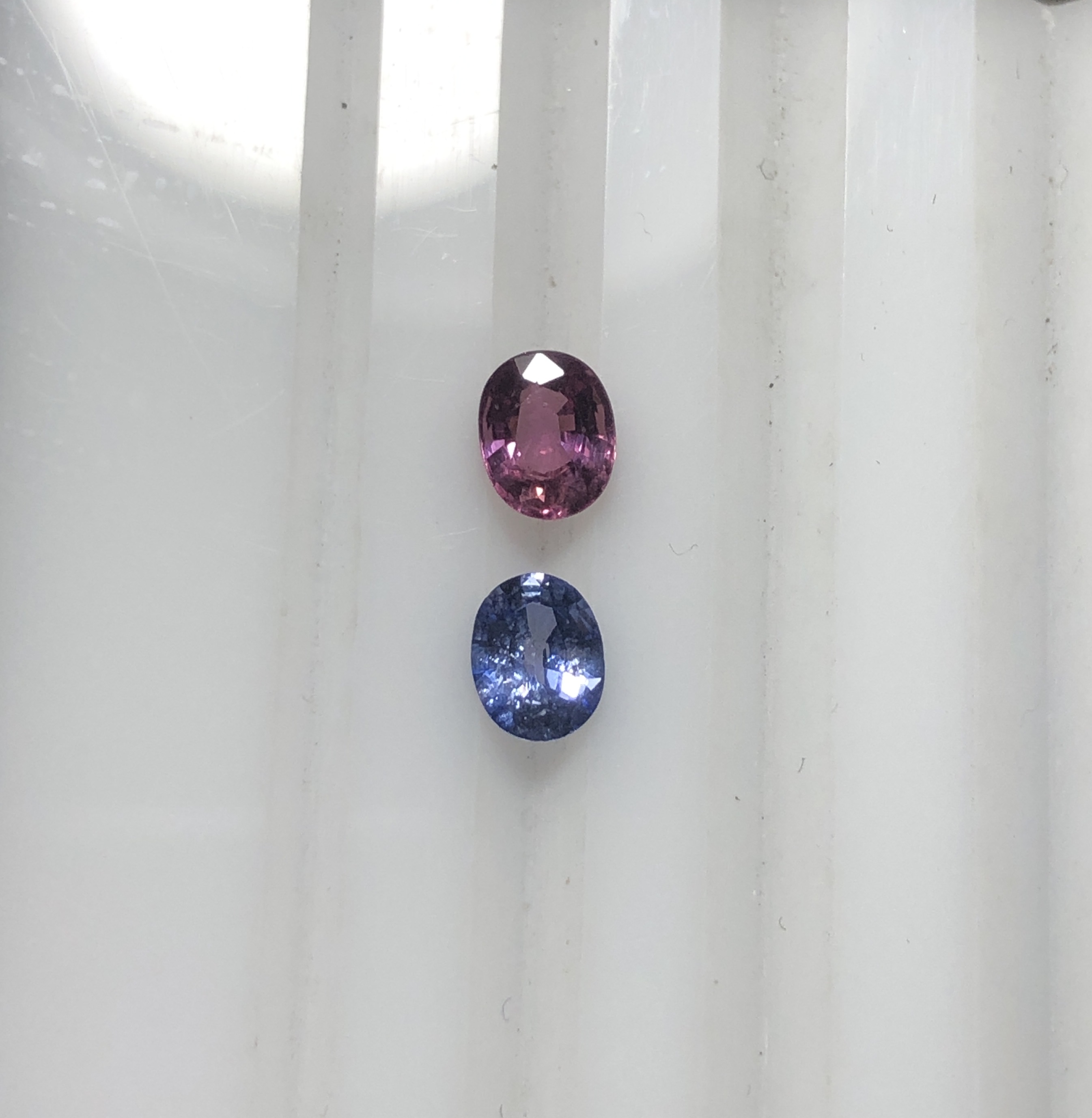 Natural Heated Sapphire reverse pair 0.95 caret view 1